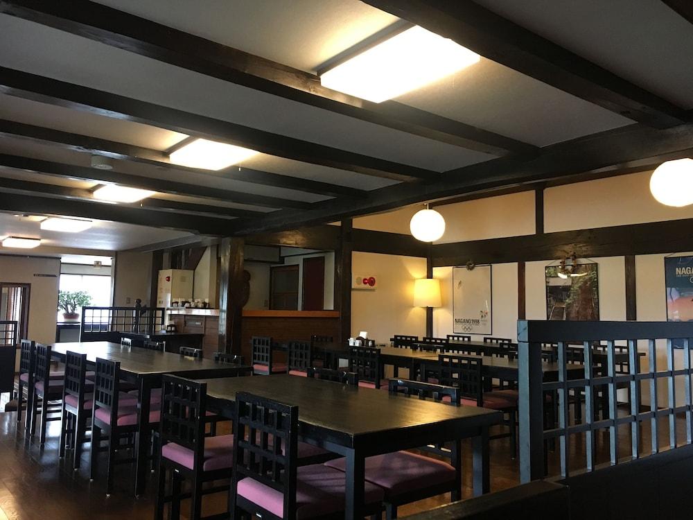 Hakuba Alpine Hotel Экстерьер фото