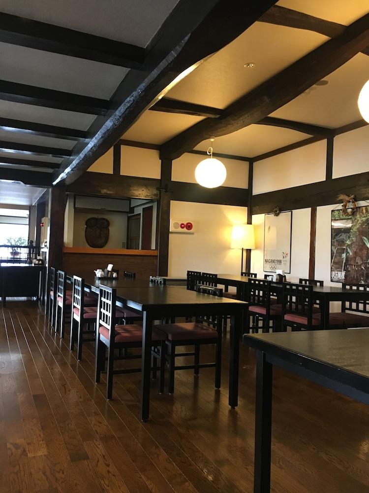 Hakuba Alpine Hotel Экстерьер фото