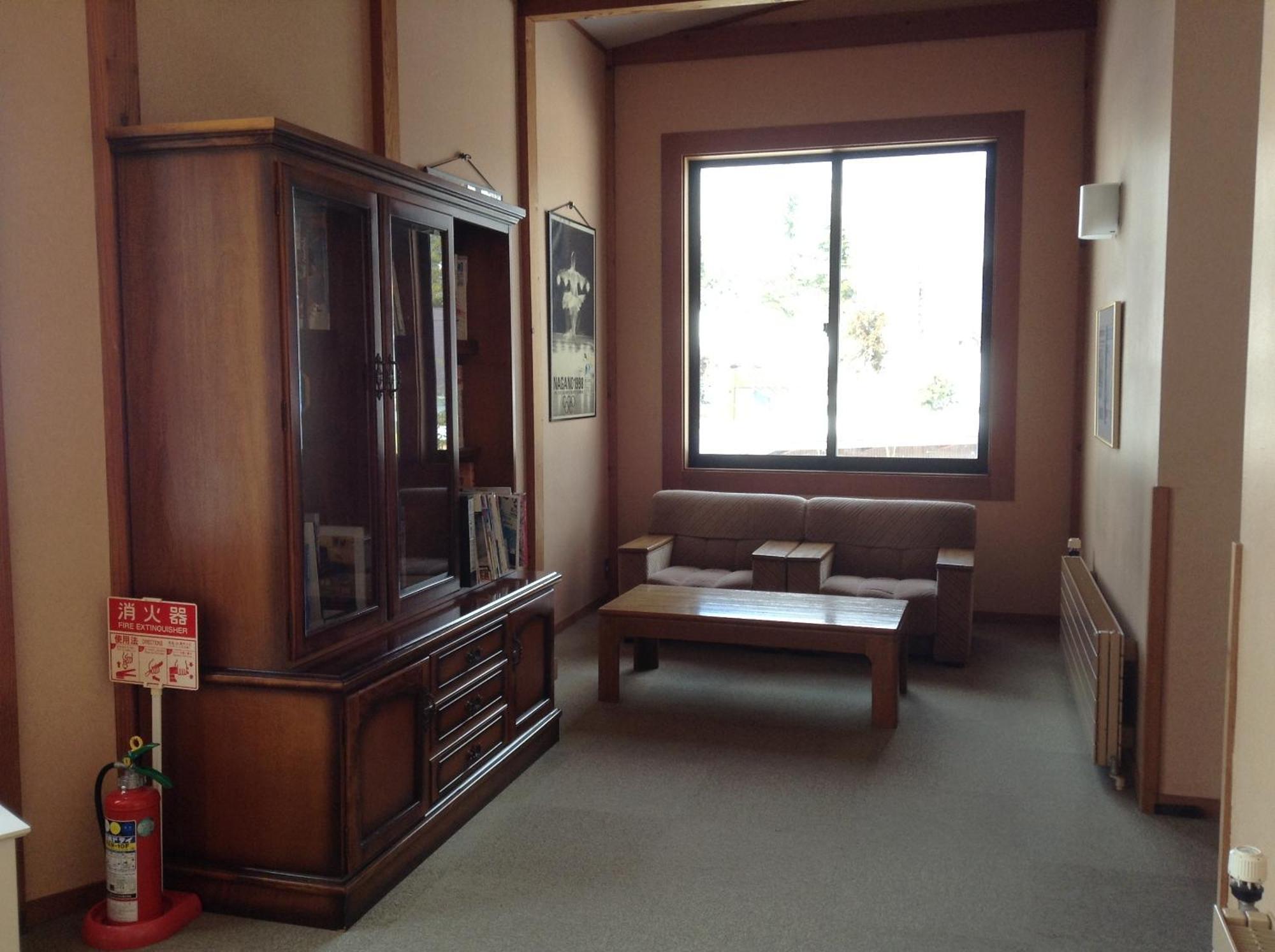 Hakuba Alpine Hotel Экстерьер фото