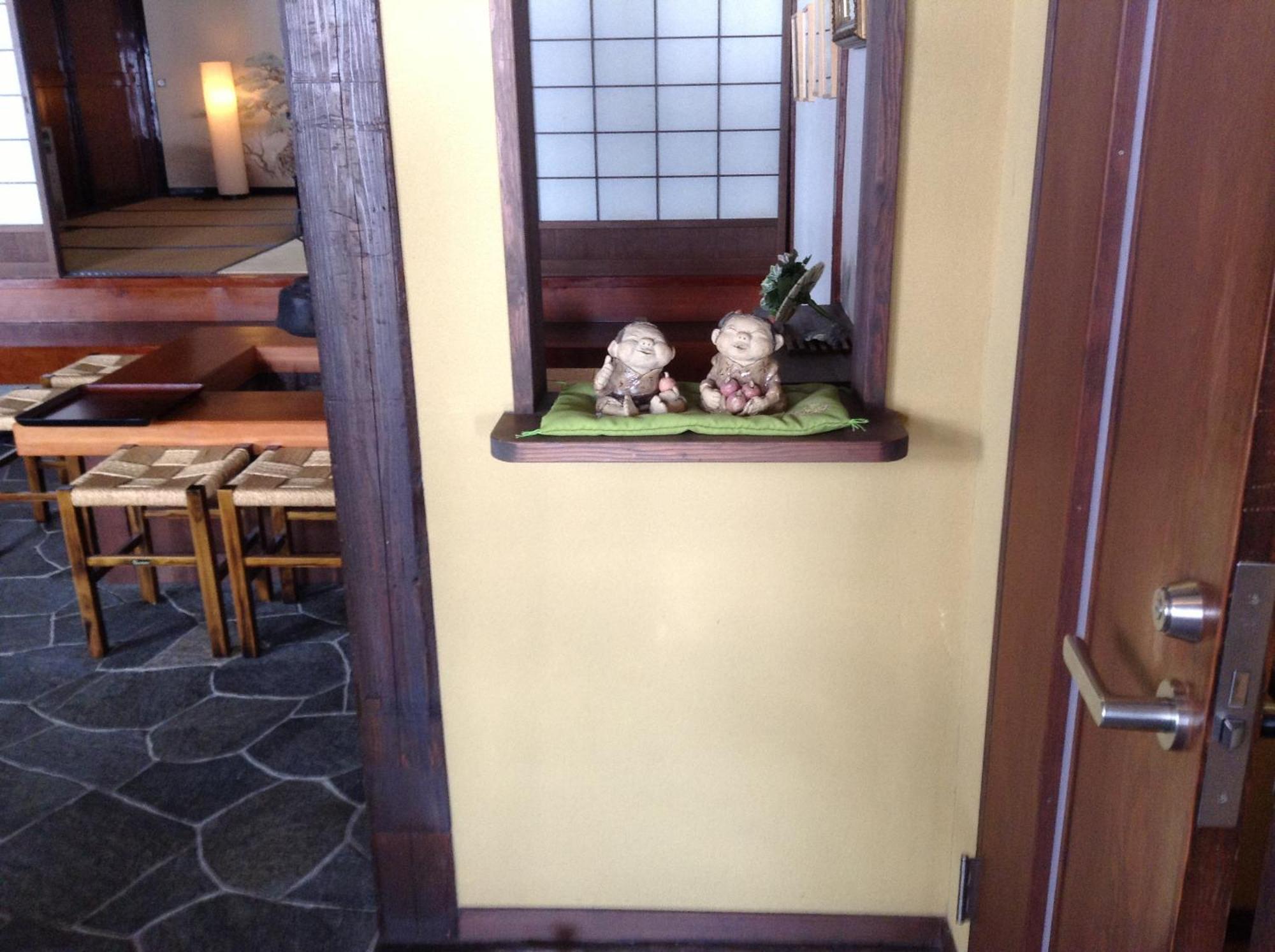 Hakuba Alpine Hotel Экстерьер фото