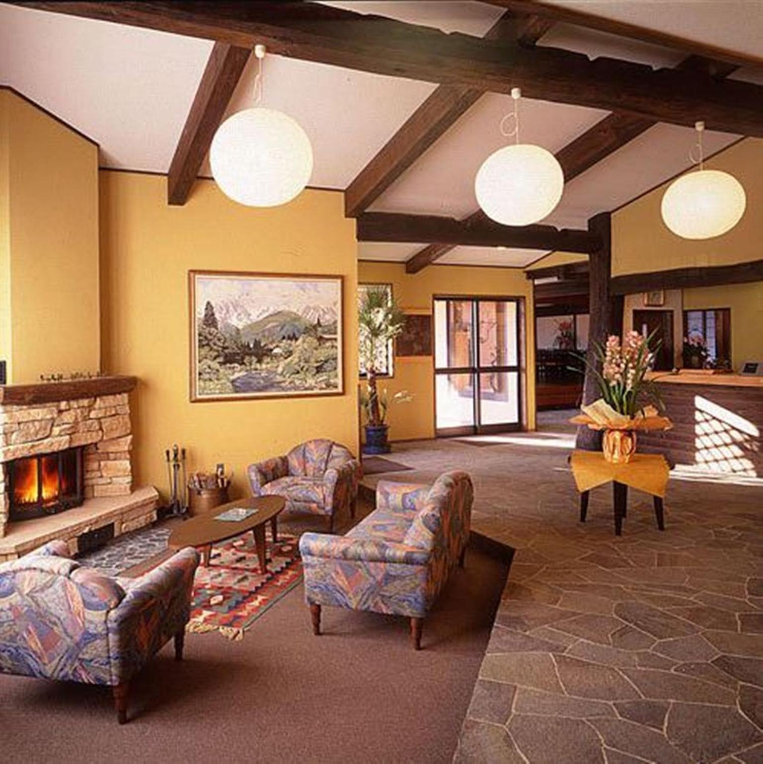Hakuba Alpine Hotel Экстерьер фото